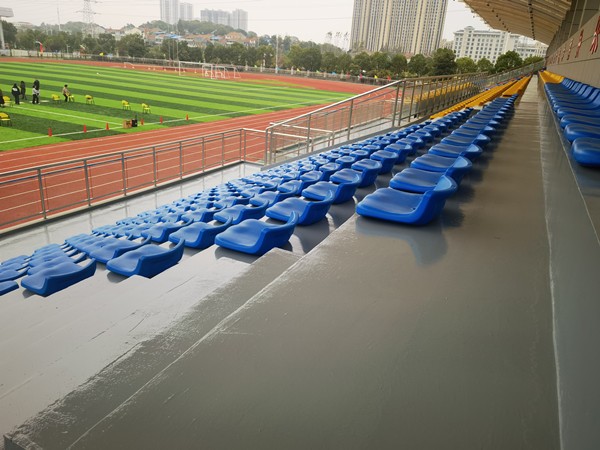 武汉市蔡甸职业教育中心学校聚氨酯户外耐候地坪涂装工程